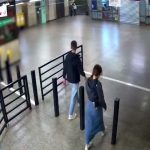 Ohrožoval muže v metru pistolí