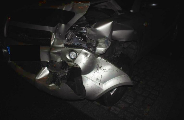 Řidička pod vlivem alkoholu málem narazila do policejního vozidla