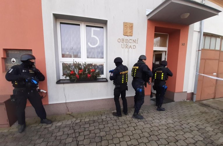 AVÍZO CVIČENÍ 3. 6. 2025: Ozbrojený útočník na Magistrátu města Hradec Králové