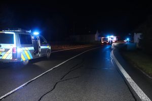 Toyotu zastavil až náraz do domu