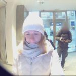 Vybrala si peníze z cizí platební karty