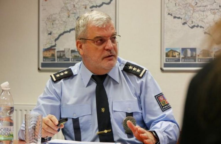 Vlákal dívku do auta. Mravnostní trestná činnost.