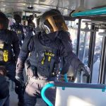 Policisté cvičili zákroky na stadionu