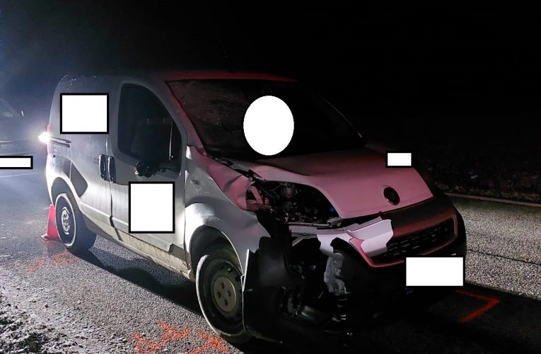 Zraněnou seniorku našli na zastávce