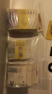 Kriminalisté rozbili organizovanou skupinu výrobců a dealerů drog