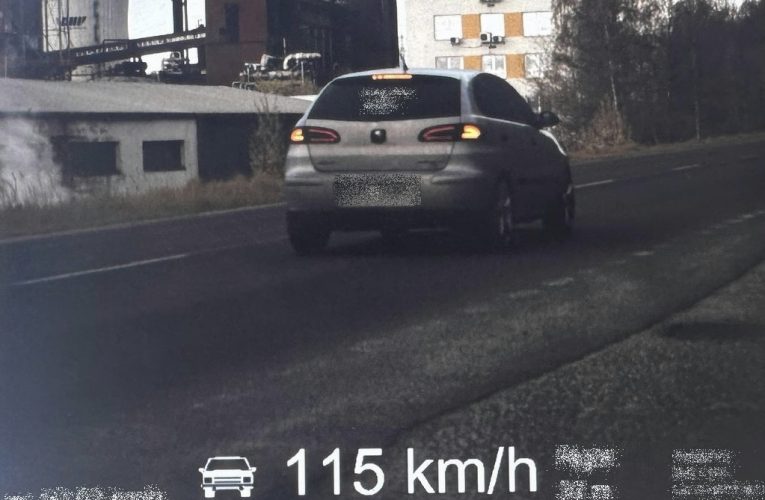 Za volantem se zákazem a s alkoholem