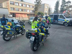 Za dopravními policisty dnes dorazila milá návštěva