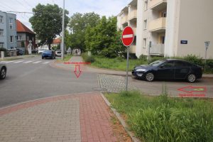 Dopravní policisté prověřují střet vozidla s chodkyní