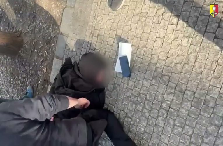Falešný policista dopaden