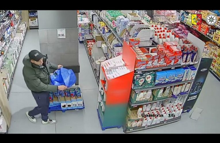 Milovník čistých zubů opět v akci