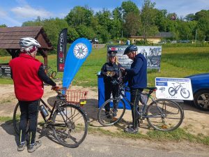 Policisté dohlíželi na cyklisty a koloběžkáře