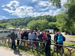 Policisté dohlíželi na cyklisty a koloběžkáře