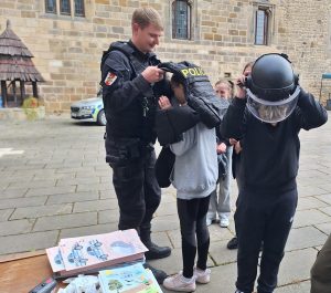 Policisté v Budyni nad Ohří