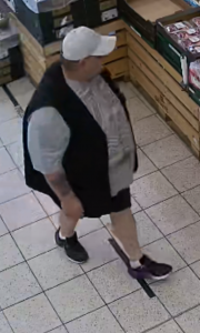 Poznáváte muže na fotografiích? Ozvěte se nám.