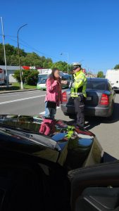 Rovných 100 řidičů jelo rychleji; řidič v obci téměř 100 km/h