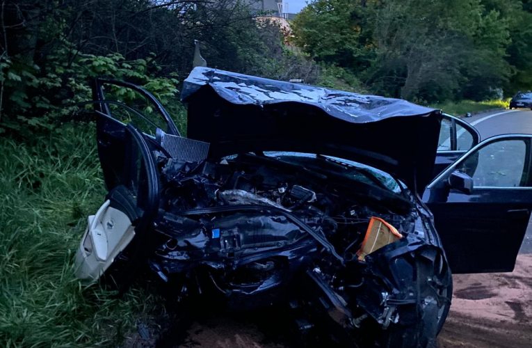 Vážná dopravní nehoda si vyžádala pět zraněných osob, včetně jednoho dítěte