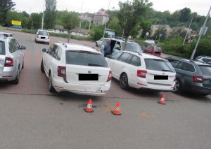 Viděli jste střet dvou bílých Škodovek u Lidlu?