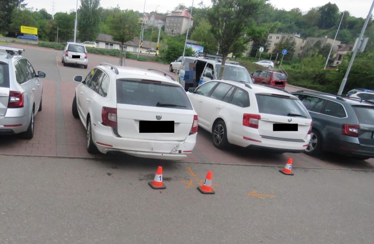 Viděli jste střet dvou bílých Škodovek u Lidlu?