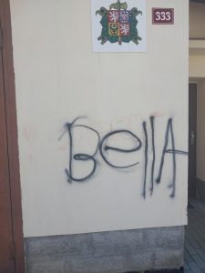 Vyznání lásky na zbrojnici