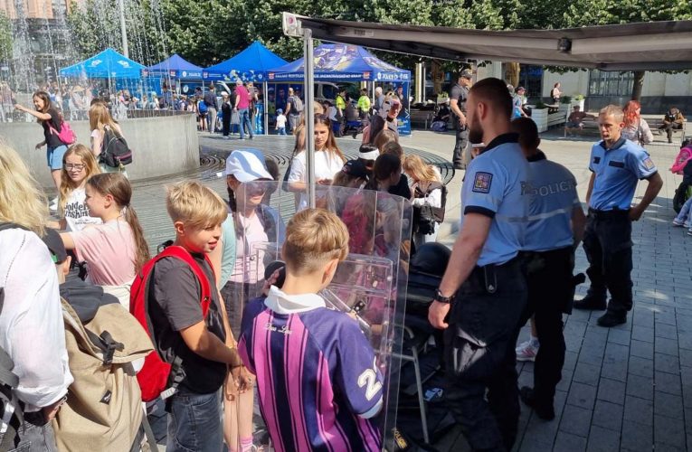 Centrum patřilo policistům