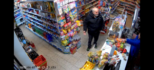 S objasněním případu okradené zraněné seniorky by nám mohl pomoci svědek
