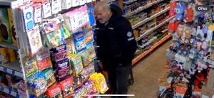 S objasněním případu okradené zraněné seniorky by nám mohl pomoci svědek