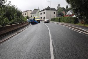 Během jednoho víkendu řidiči otočili na střechu dvě auta