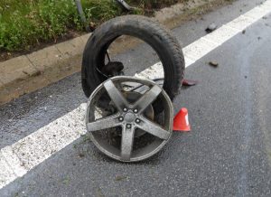 Mustang skončil ve svodidlech