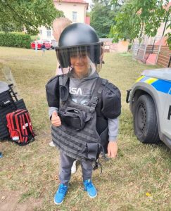 Policisté v dětském domově