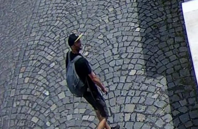 Poznáte muže na fotografiích?