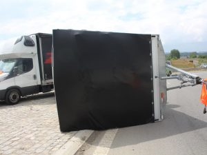Převrácený přívěs