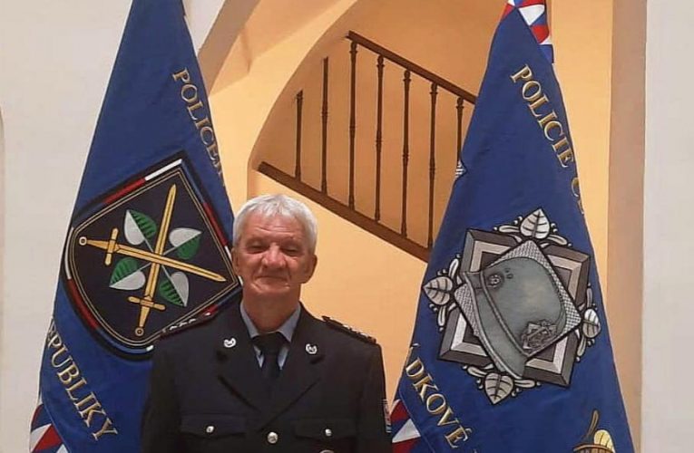 Ředitel služby pořádkové policie ocenil policistu z obvodního oddělení Rumburk