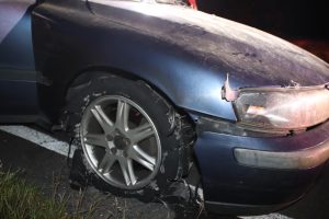 Řidič s proraženými pneumatikami nadýchal přes 1,7 promile