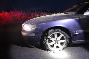 Řidič s proraženými pneumatikami nadýchal přes 1,7 promile