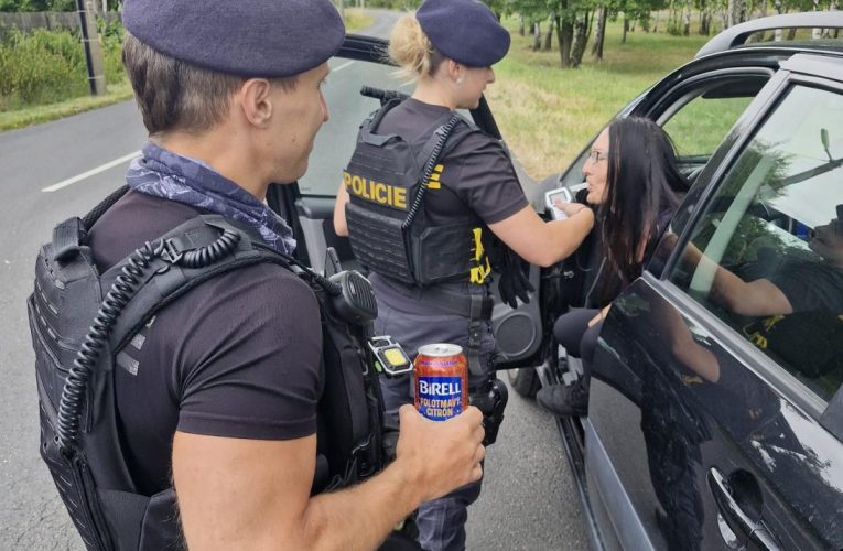 „Řídím, piju nealko“