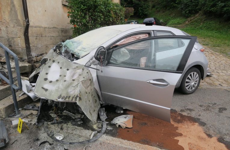 Senior na místě zemřel