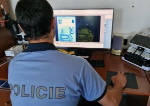 Dle zjištění moravskoslezských policistů byli oba cizinci zde nelegálně