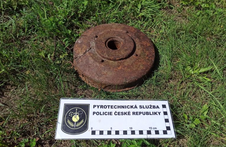 Houbaři našli v Ralsku cvičnou protitankovou minu