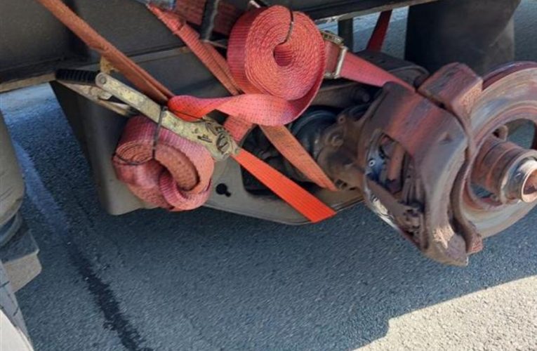 Kličkující kamion na D2