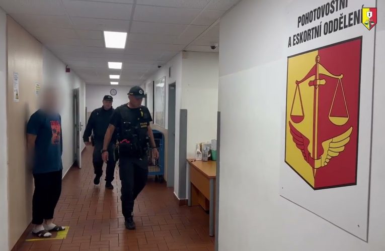 Muž odcizil vozidlo i se spolujezdkyní