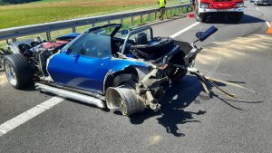 Na dálnici havaroval řidič vozidla Chevrolet Corvette