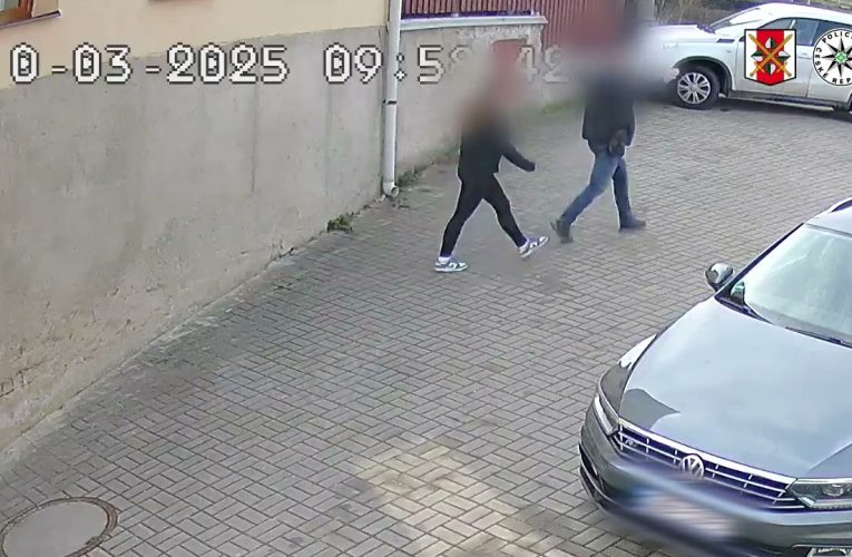 Policisté obvinili muže z podplácení úřední osoby