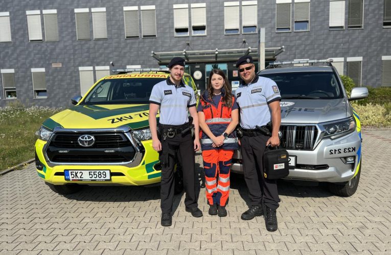 Policisté zachránili život muži