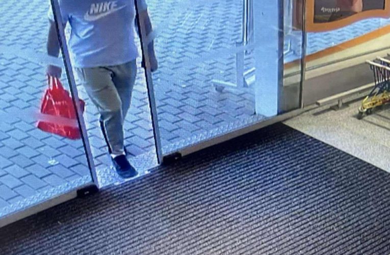 Poznáte muže na fotografiích?