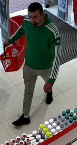 Poznáte muže na fotografiích?