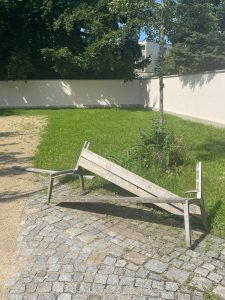 Zahradu vzpomínek v Liberci zdevastovali vandalové