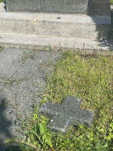 Zahradu vzpomínek v Liberci zdevastovali vandalové