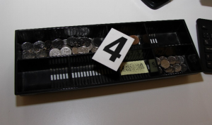 Během jednoho měsíce se měli vloupat do šesti prodejen