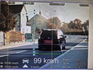 Citroën C4 letěl Českou Skalicí