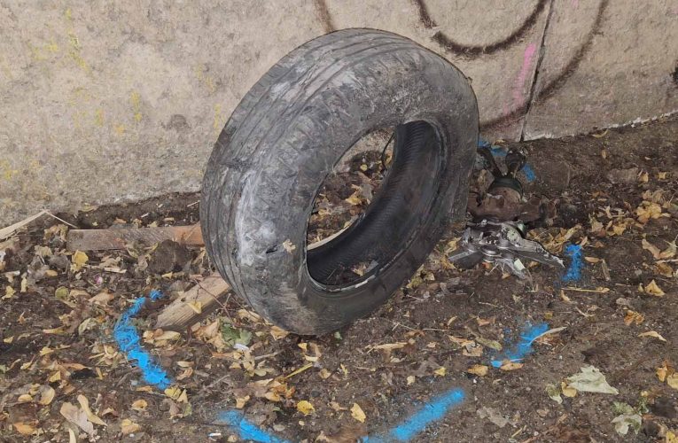 Náraz do mostu nepřežil